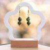 Boucles d’oreilles pendantes Jade – Perles vertes et acier inoxydable doré