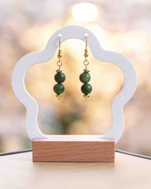 Boucles d’oreilles pendantes Jade – Perles vertes et acier inoxydable doré